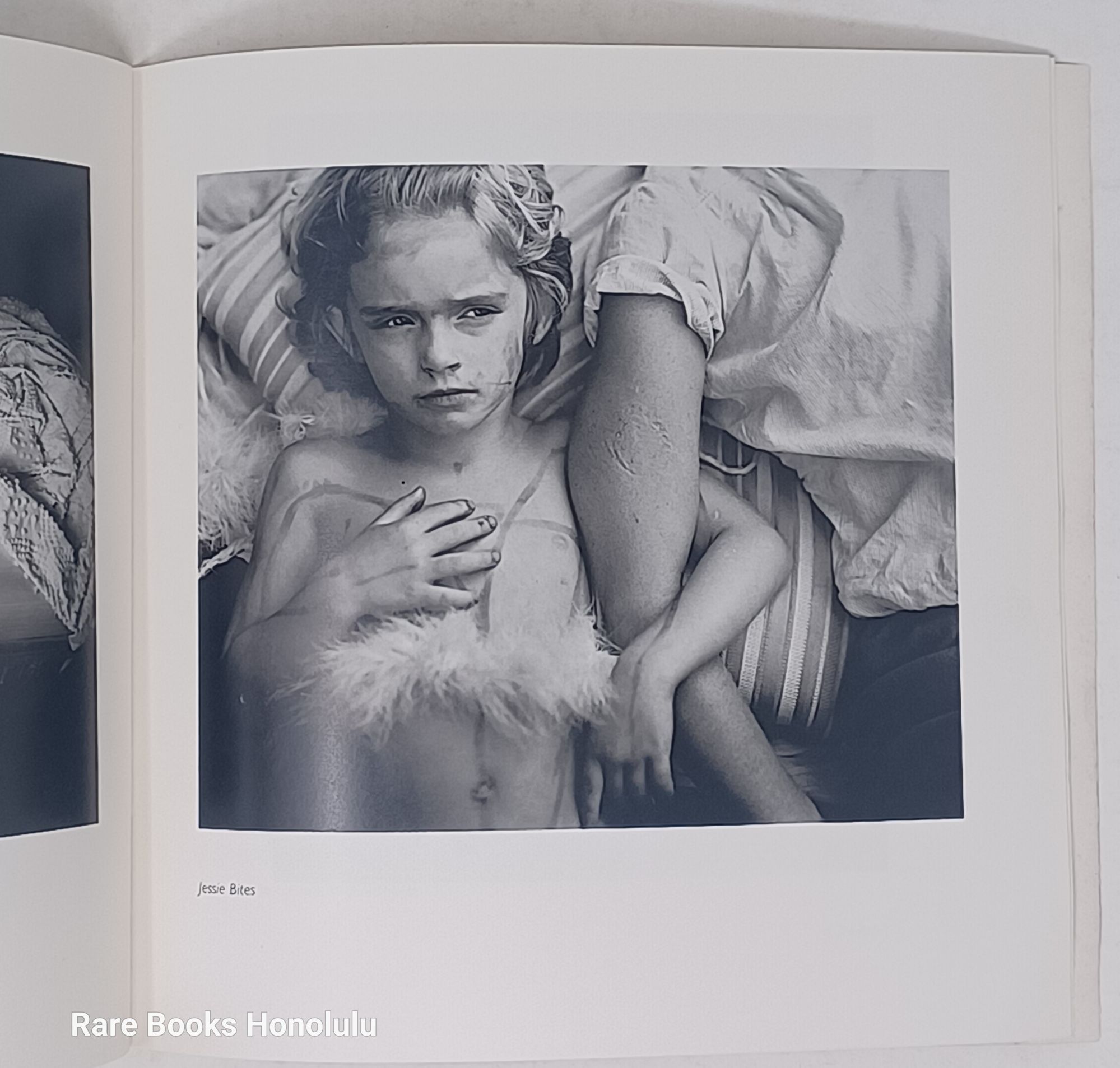 経年 美品　STILL TIME　SALLY MANN　サリーマン　写真集　洋書 Still Time: Mann, Sally: Amazon.com: Books