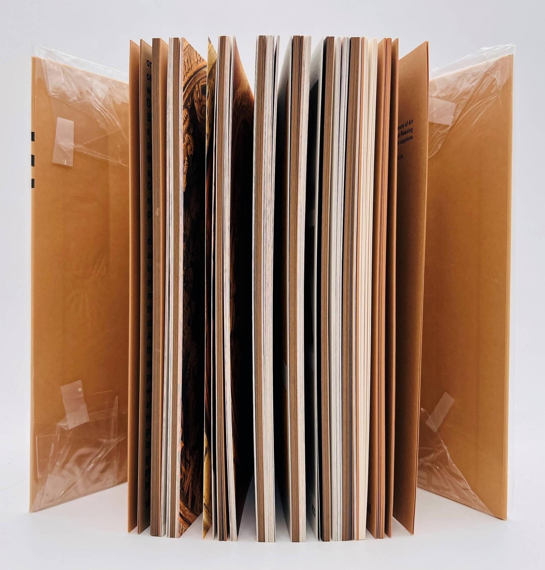 Small wonders. Late-Gothic Boxwood Micro-carvings from the Low Countries - prayer nuts, knife handles, altarpieces, statuettes, etc.